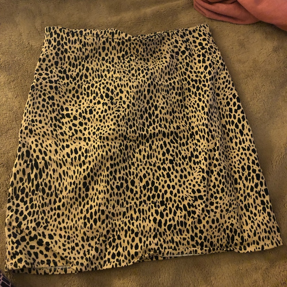Brandy Melville Cheetah Print Skirt